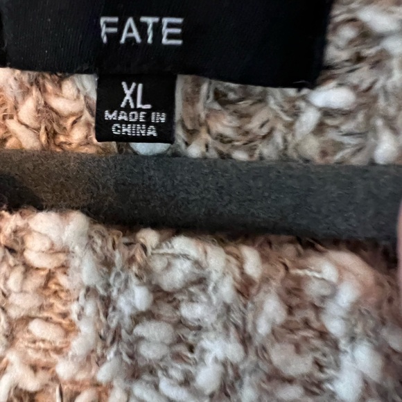 FATE textured two tone cozy, warm sweater - Size XL - Picture 5 of 11